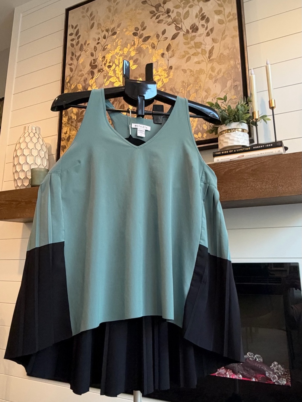 ATHLETA size M, Gentle Fawn Sage Cold-Shoulder Tunic with Black Pleated Hem